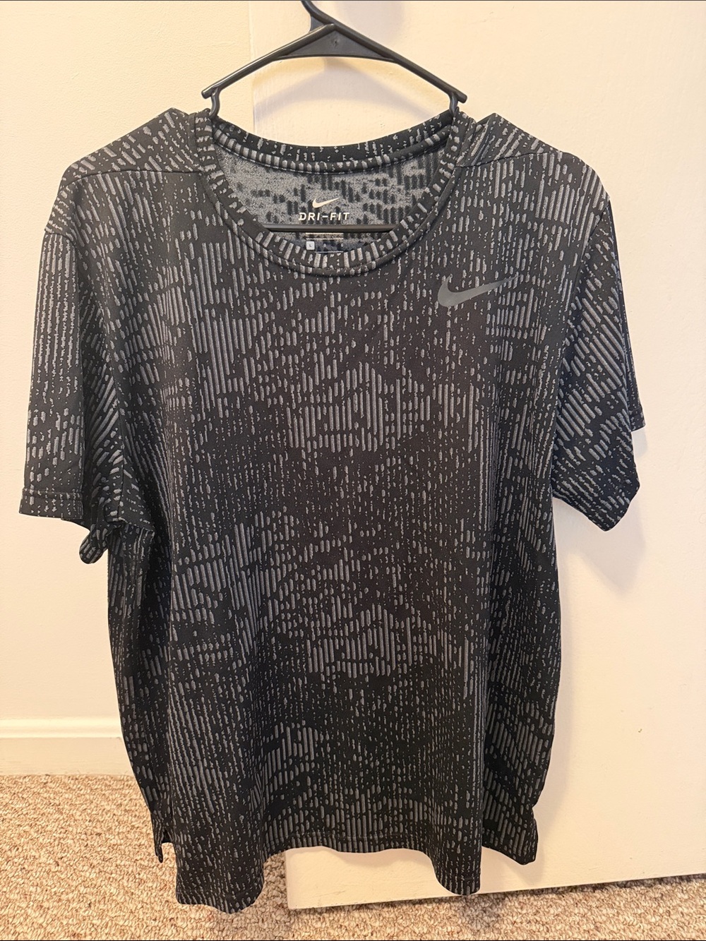 Nike Men’s Black Dri-FIT Short-Sleeve Shirt